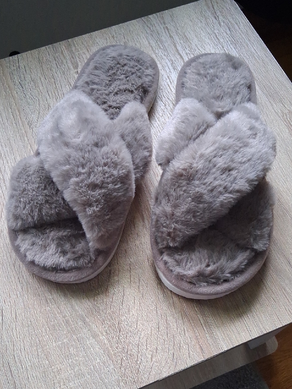 Plush Crisscross Faux-Fur Slide Slippers - Gray Women's Size 11 BNWOT